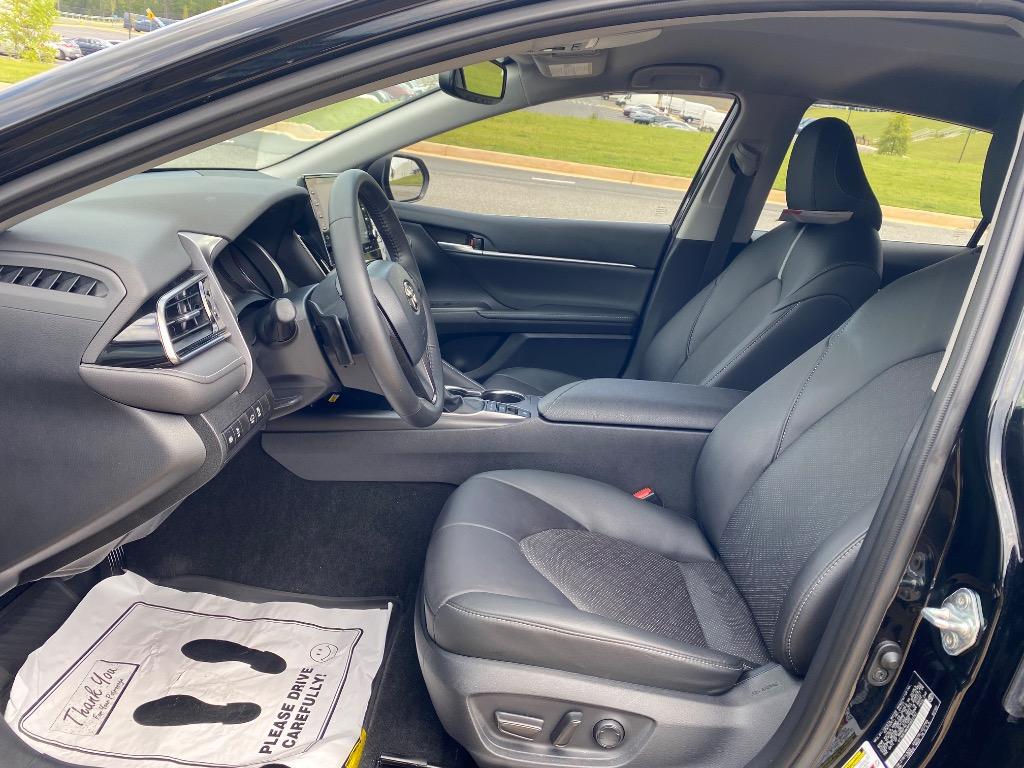 2023 Toyota Camry XSE - Photo 9