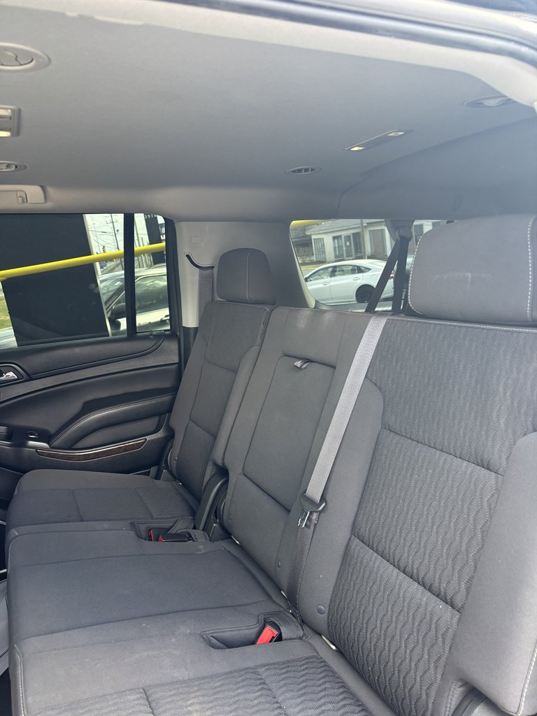 2017 Chevrolet Suburban LS - Photo 6