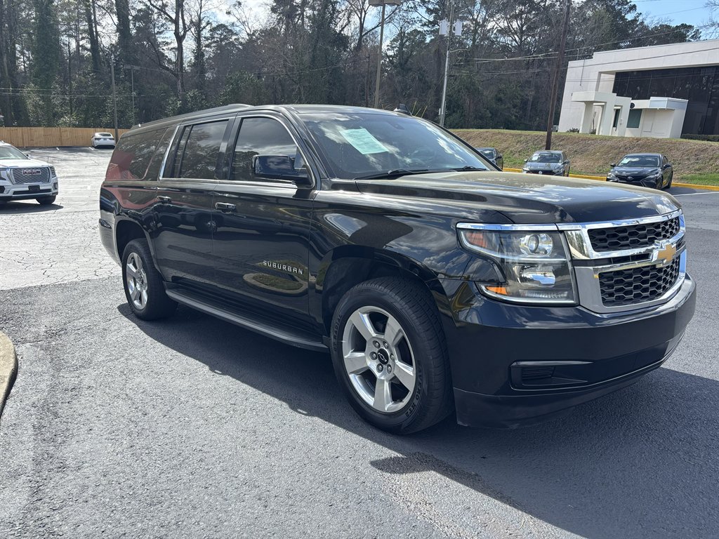 2017 Chevrolet Suburban LS - Photo 9