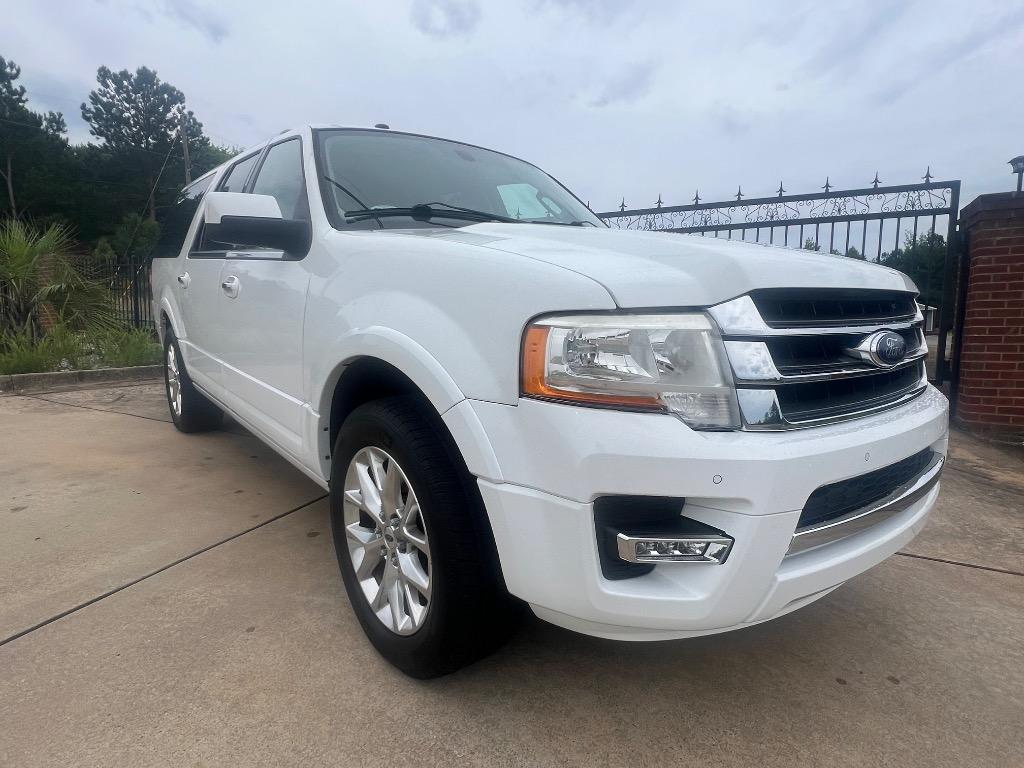 2017 Ford Expedition Limited's photo